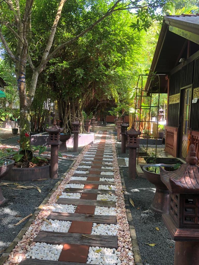 Madu River Edge Hotel Balapitiya Exterior photo
